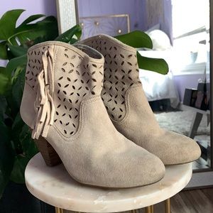 Boots , low cut boots with heel